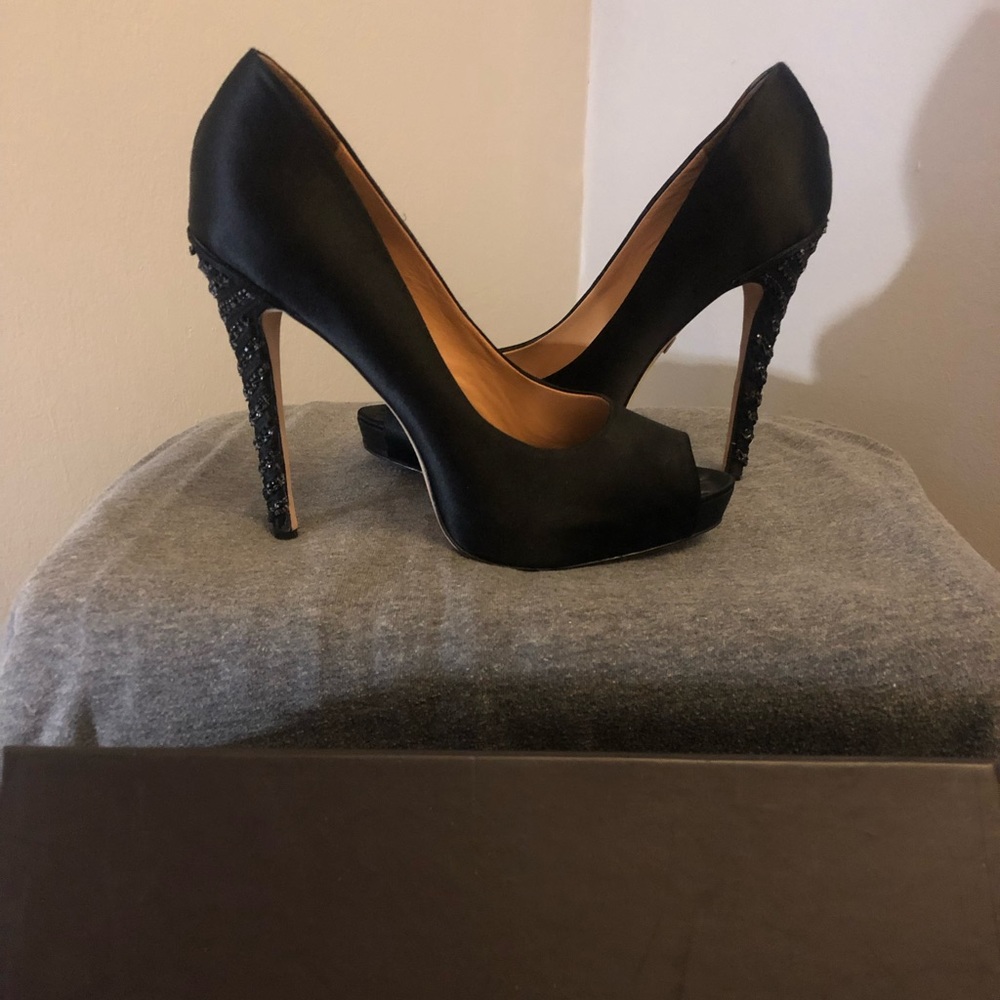 Badgley Mischka Black Peep Toe Pumps Size 9